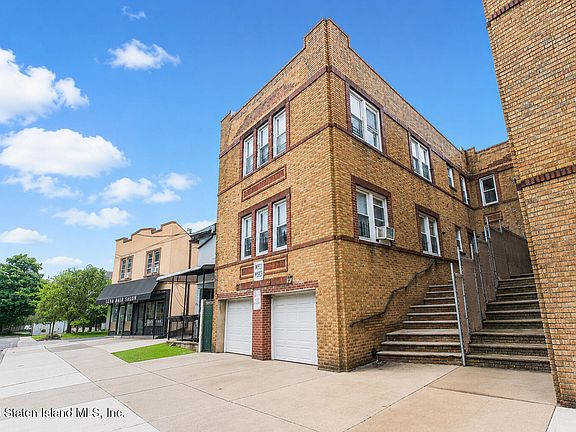 2nd image of 40 Hancock St