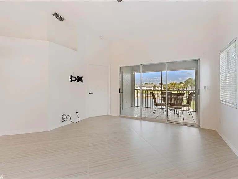 12081 Summergate Cir #204 — Photo 4
