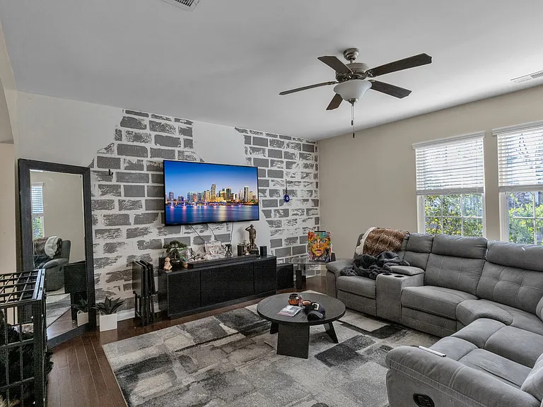 655 Silver Moss Dr — Photo 6