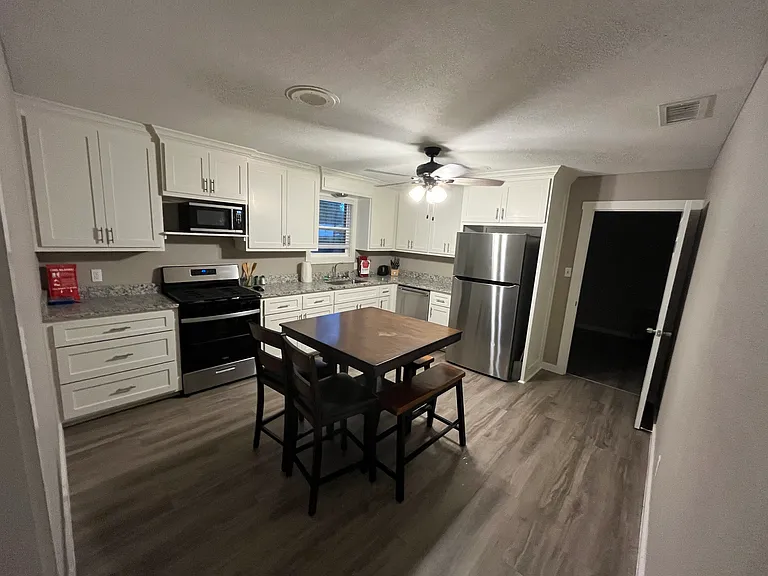 606 Walnut Cir — Photo 10