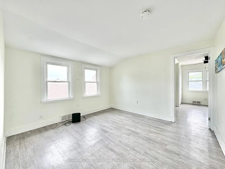 232 Grantham Ave #UPPER — Photo 7