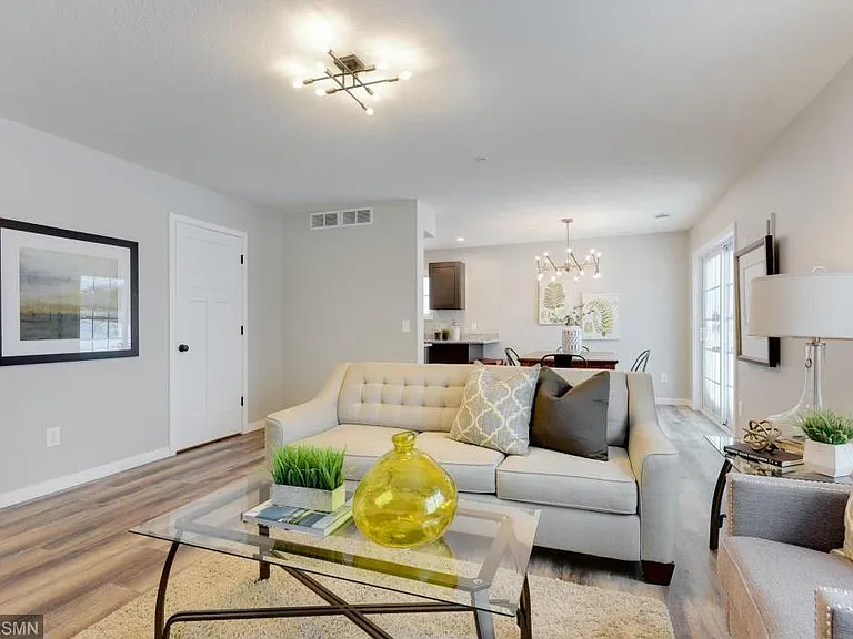 25879 Cardinal St — Photo 2