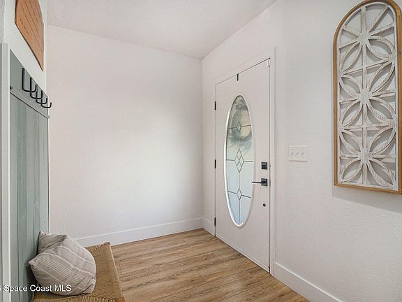 4th image of 605 Sacre Coeur Dr