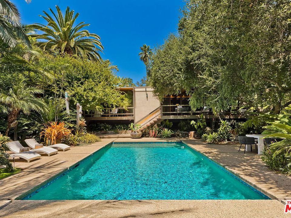 1st image of 1385 El Mirador Dr