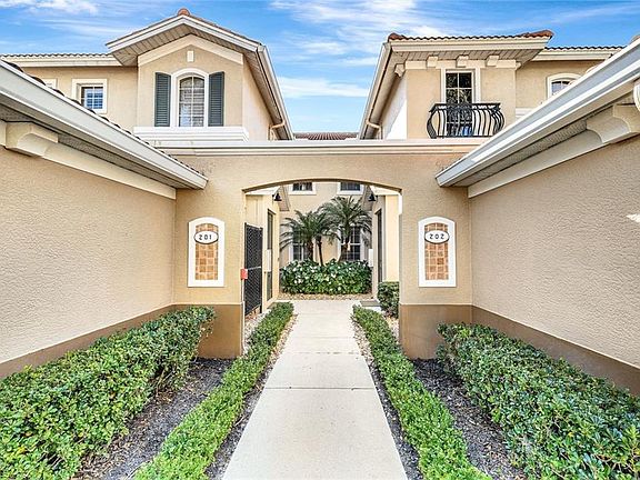 2nd image of 11089 Harbour Yacht CT #3