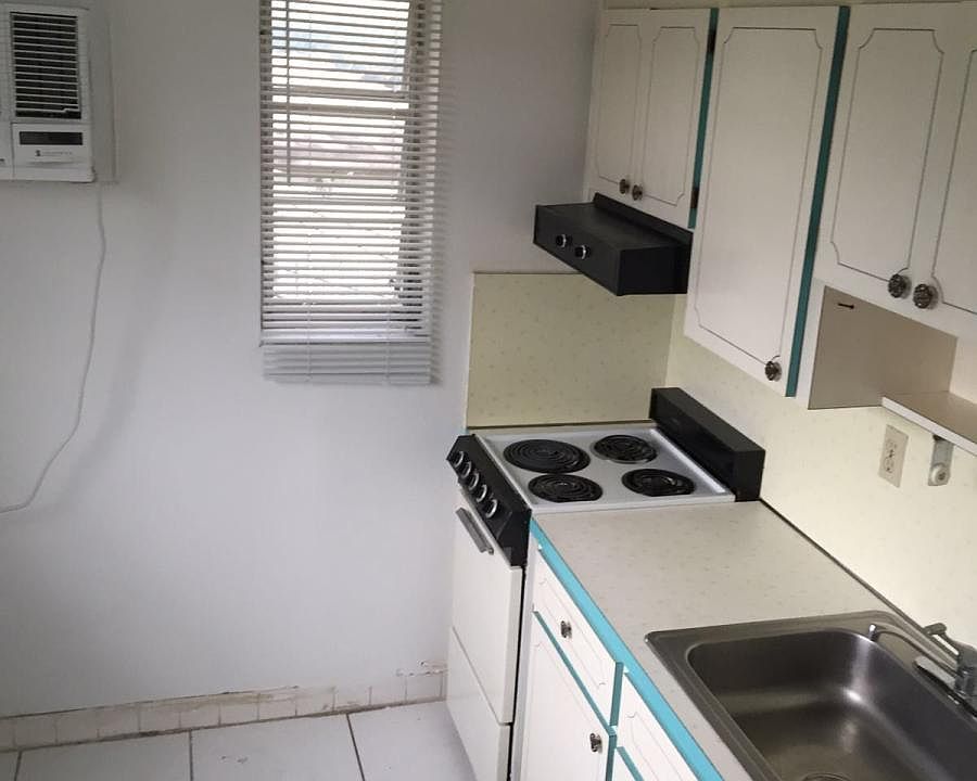 Full size kitchen (Brand new Fridge)