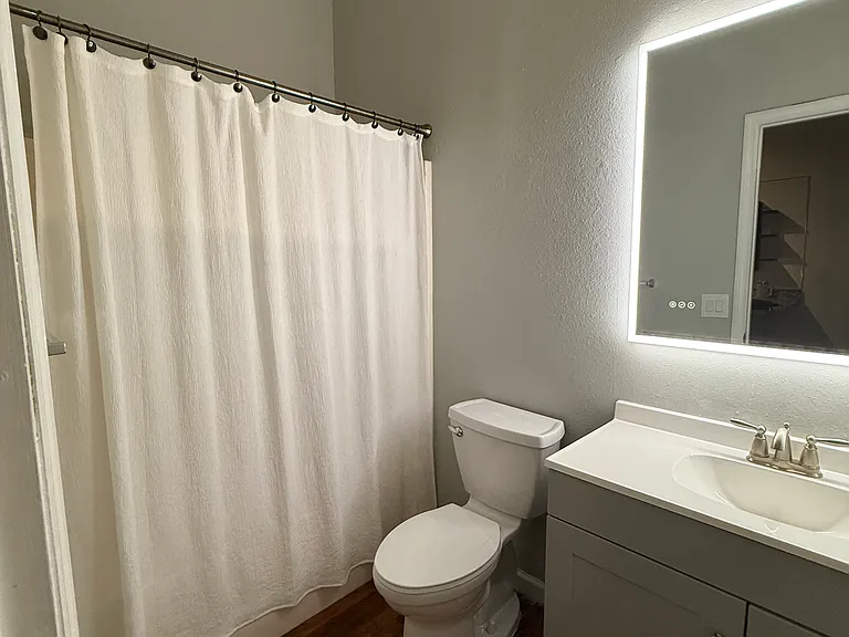 304 N Front St #P — Photo 10