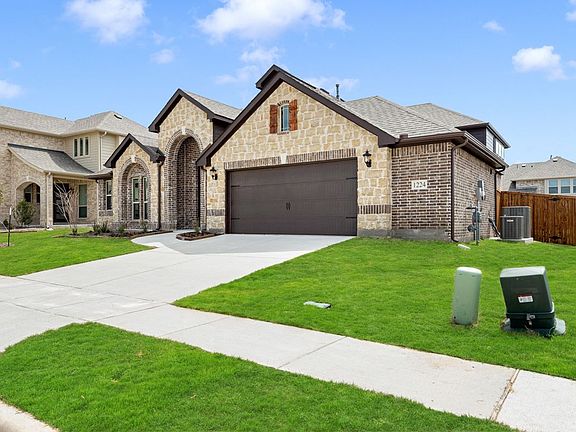 2nd image of 1224 Stoneleigh Pl