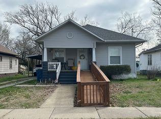 410 S Walnut St, Sesser, IL 62884
