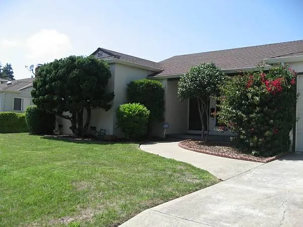 3 bed, 1200 sqft, $3,400 — Photo 1