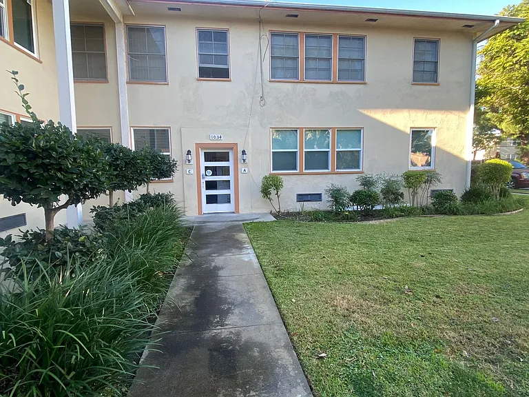 1000-1050 E San Antonio Dr — Photo 3