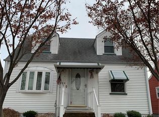 233 Clinton St, Woodbridge, NJ 07095