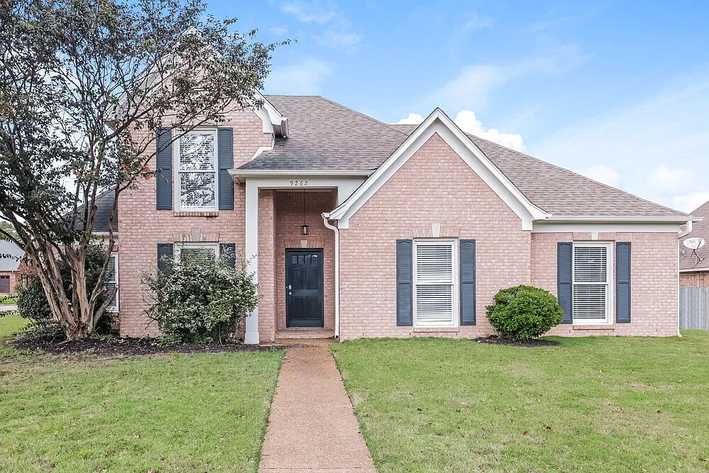 5 bed, 3.0 bath, 2538 sqft, $2,290 — Photo 1