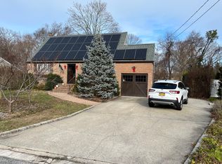 7 Albert St, Shoreham, NY 11786