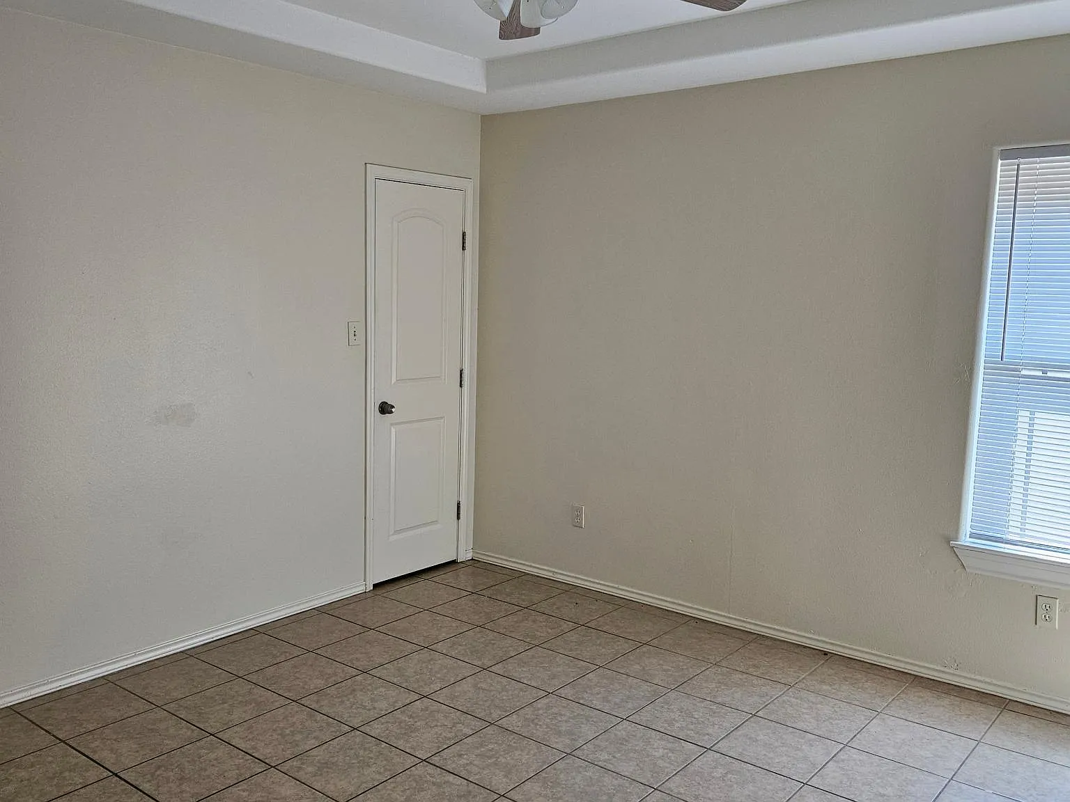 2 bed, 1014 sqft, $900 — Photo 4