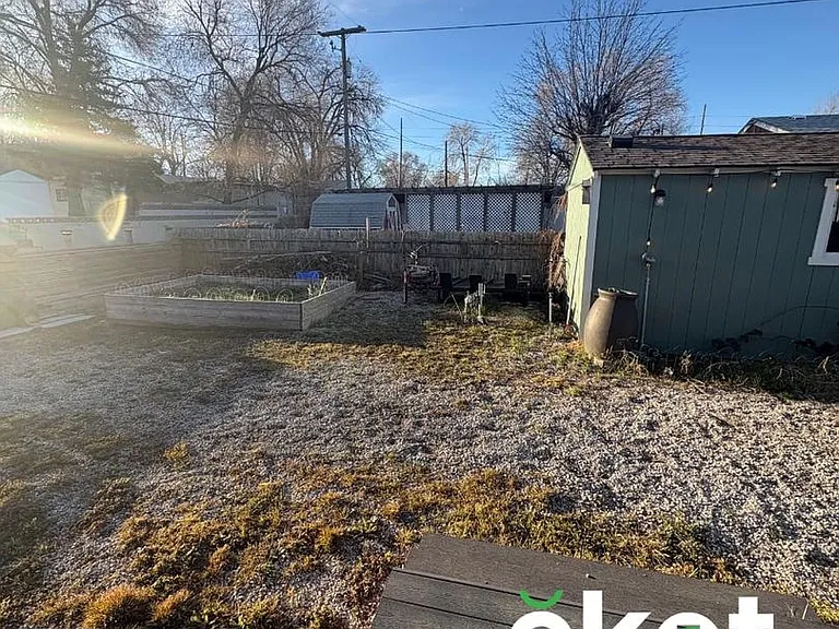 613 S Emery St — Photo 18