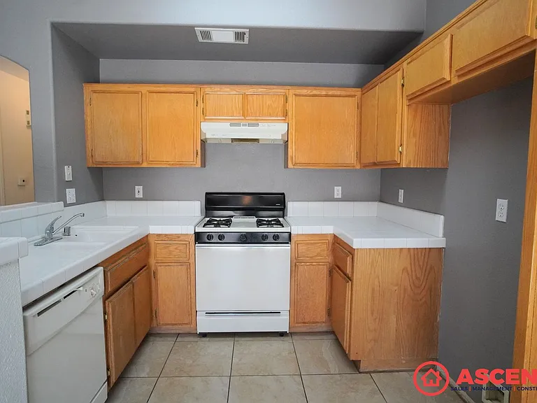 4307 Pebble Creek Dr — Photo 5