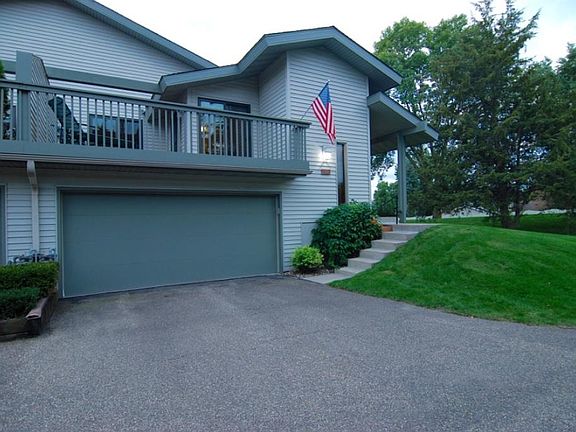 3rd image of 9736 Dorset Ln