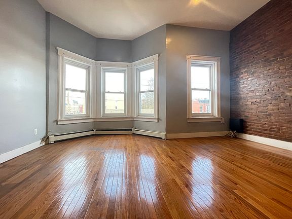 3rd image of 581 Bramhall Ave #2E