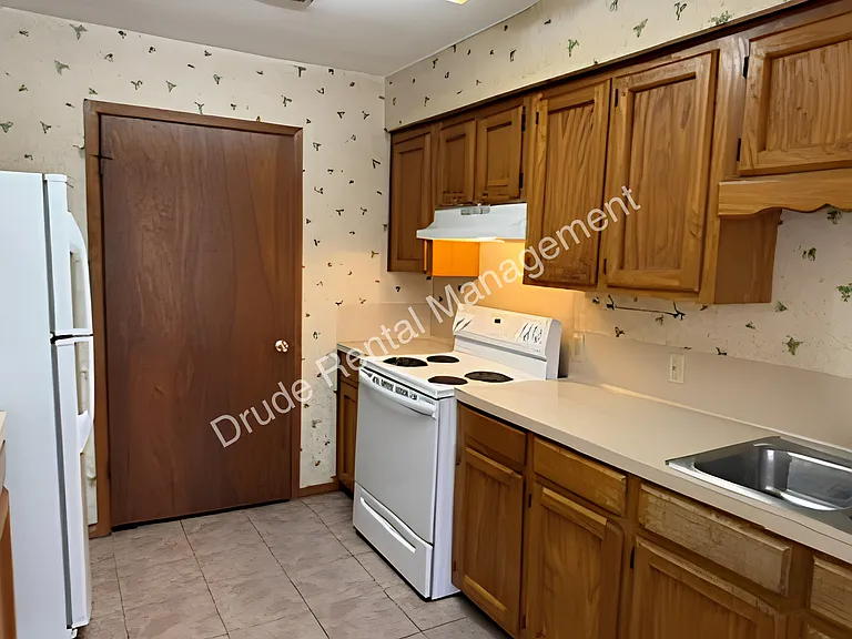 610 Old Covington Hwy — Photo 6