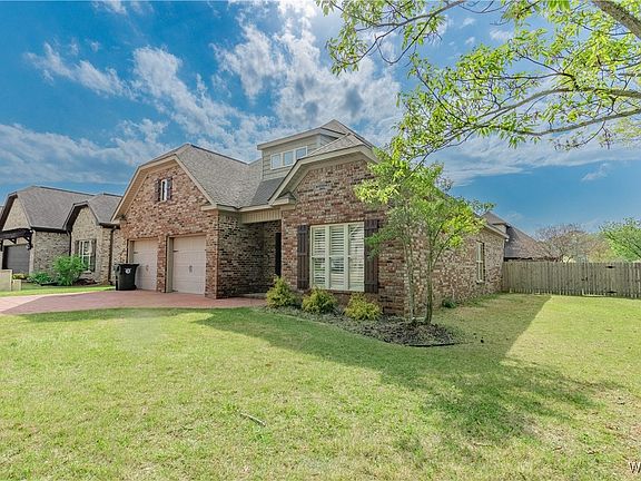 3rd image of 4101 Evangeline Way