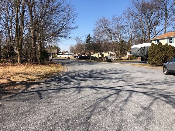 4th image of 1395 Meadowbrook Ln