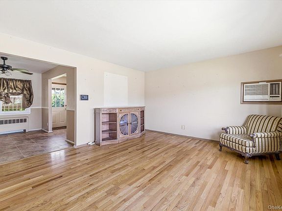 3rd image of 1329 Globe Avenue