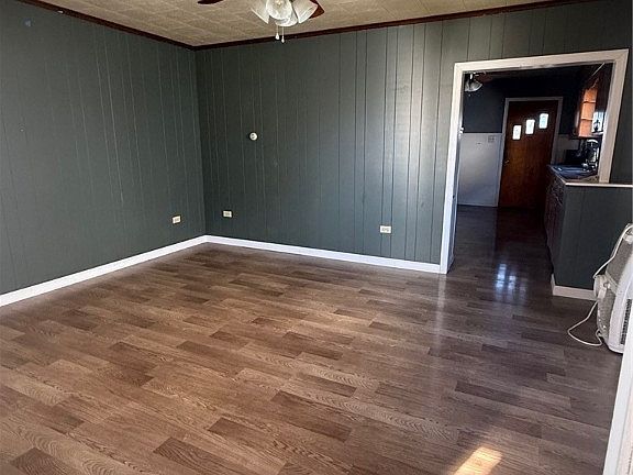 3rd image of 140 Downer Ave