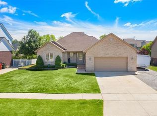 52470 Ford Ln, Chesterfield, MI