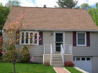 32 Harding Ave, Valhalla, NY 10595