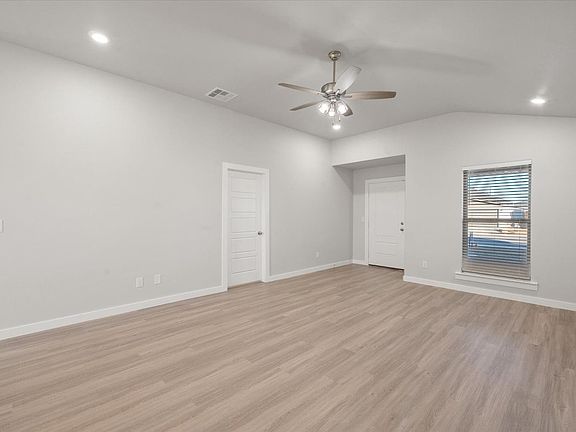5th image of 2210 Garland Ave