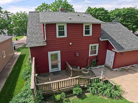 3rd image of 419 Webster St