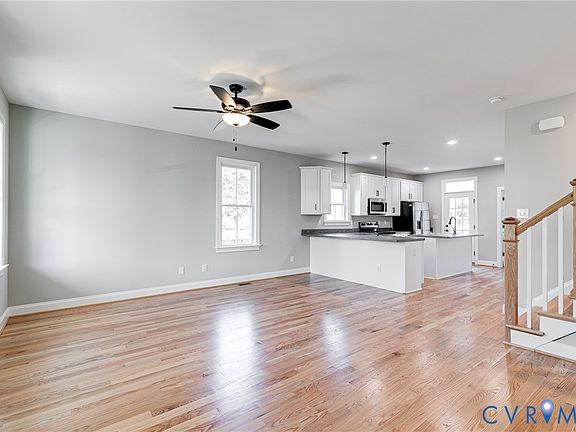 5th image of 2704 Selden St
