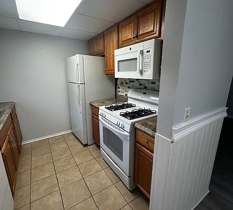 4th image of 1702 Sable Ln APT 101