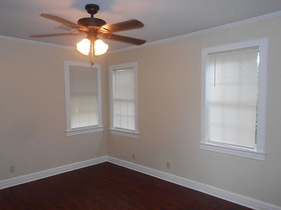 3rd image of 215 Buena Vista Blvd
