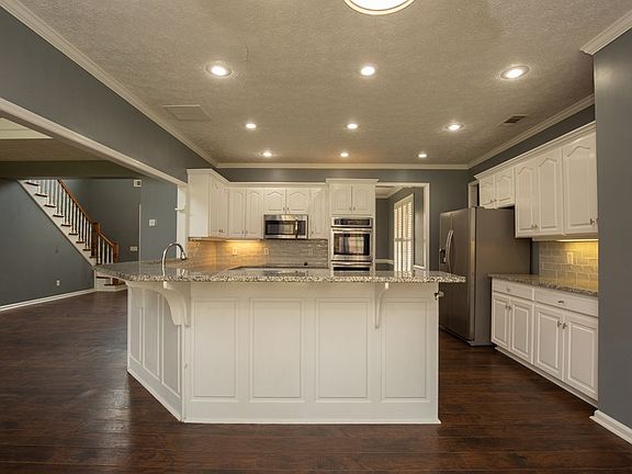 5th image of 130 Lee Road 2058