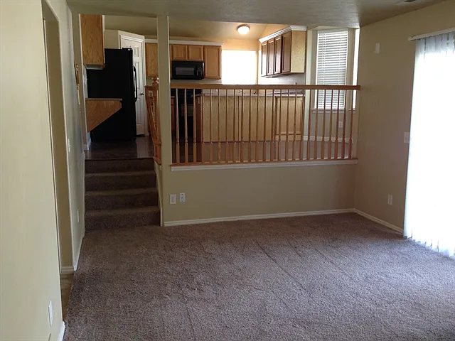 5 bed, 3.5 bath, 1952 sqft, $2,545 — Photo 4