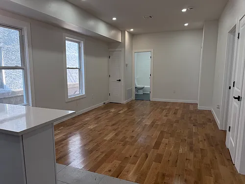 183 Woodside Ave #1F Photo 1