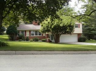306 Brown Ln, Waverly, IA 50677