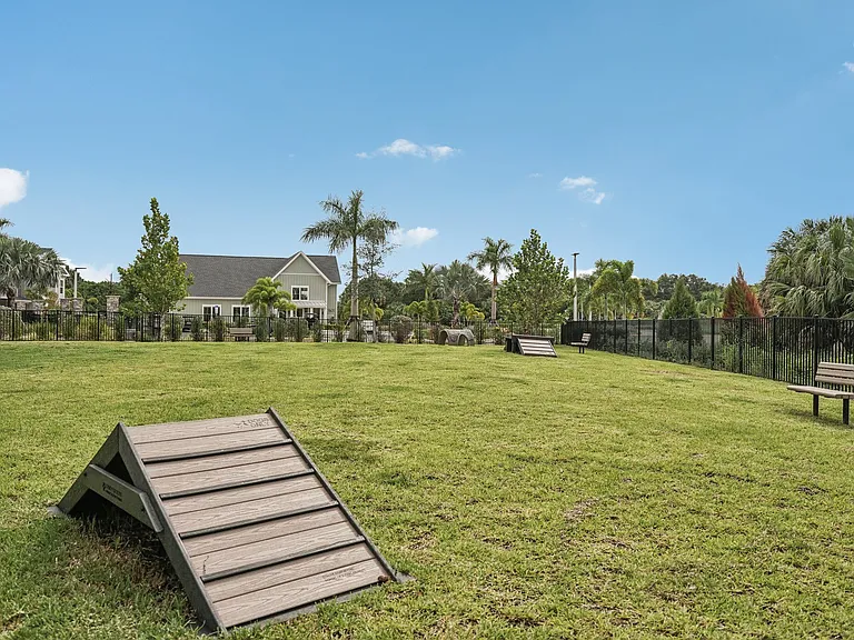 Palm Grove Luxury Apartments — Photo 47