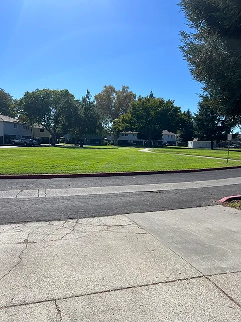 2 bed, 870 sqft, $2,200 — Photo 1