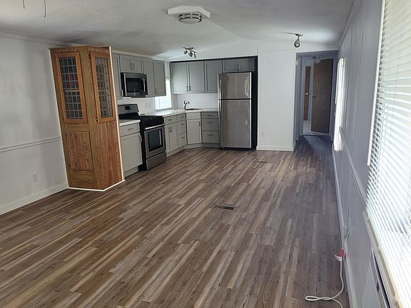 4th image of 1802 Rhoda St SE #221