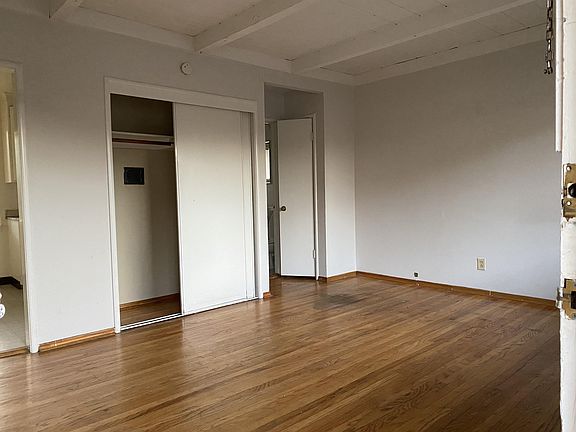 4th image of 556 El Camino Real #1