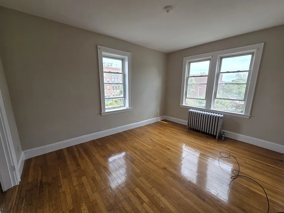 4 Cogswell Ave #4