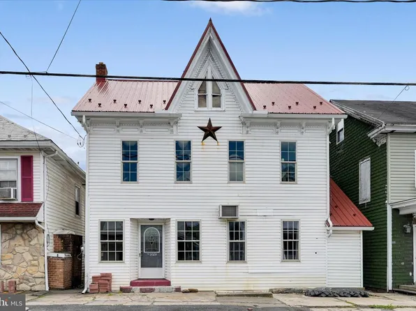 1019 W Main St, Valley View, PA 17983