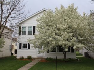 18 Primrose Ln, Oswego, IL