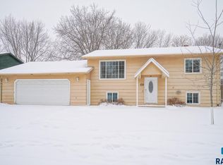 5105 S Drexel Dr, Sioux Falls, SD 57106