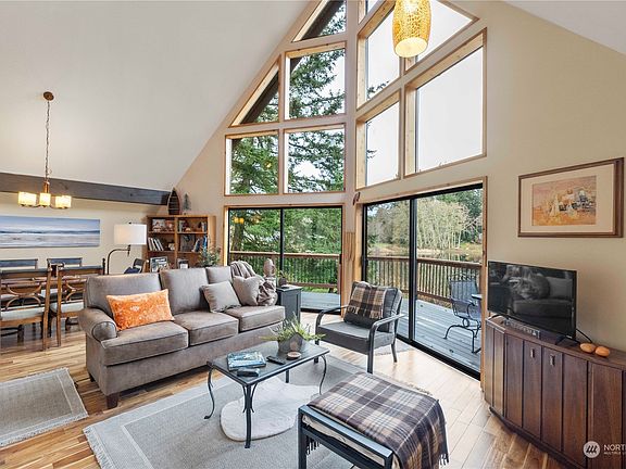 4th image of 10411 Narrows Drive