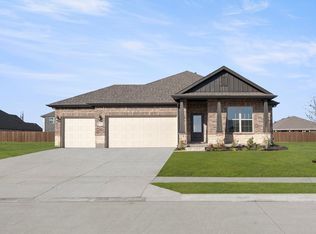 204 Briarwood Dr, Nevada, TX 75173