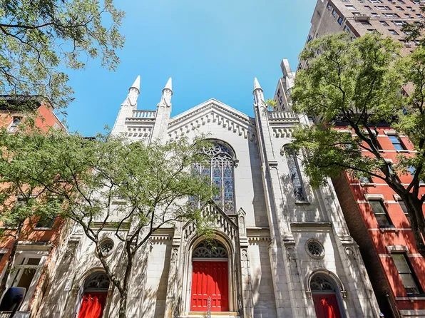 135 W 4th St APT 3E, New York, NY 10012